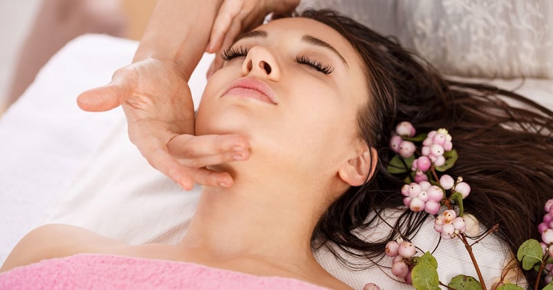 Ayurveda Massage: Das solltest du vor deiner ersten Behandlung wissen